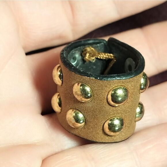 Wrap around Swede leather band ring, NWOT - Picture 4 of 6